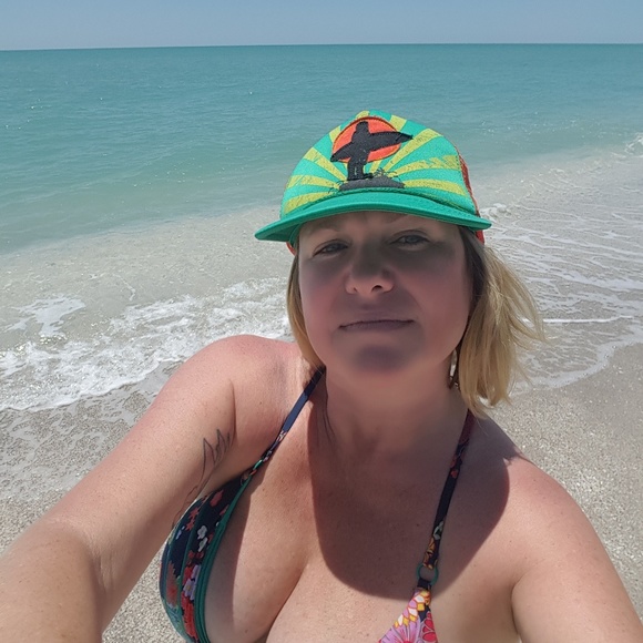 Meet your Posher, Renee - Picture 2 of 2